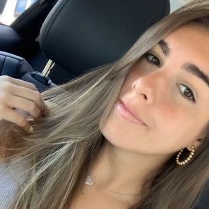 Meet your Posher, Ana